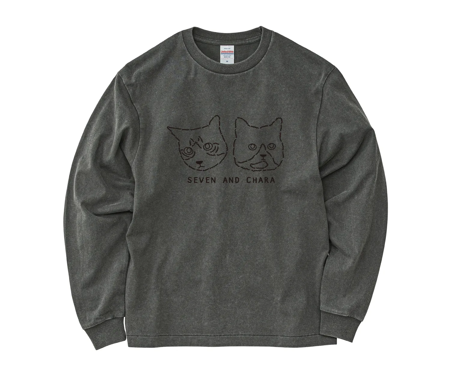 フェードグレーの長袖Tシャツに前面1カ所ねこのイラストロゴをブラックでプリントしたデザイン例