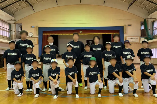 蔵之元ソフトボール少年団(Kuranomoto)のおそろいオリジナルTシャツ 集合イメージ